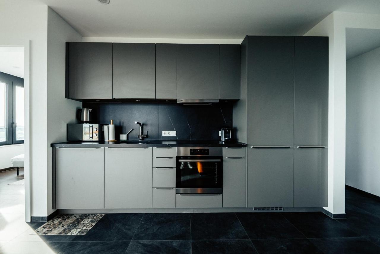 Luxury 1 Bedroom Apt W Spa, Fitness & Swimming Pool - Zenith Towers Apartment Luxemburg
