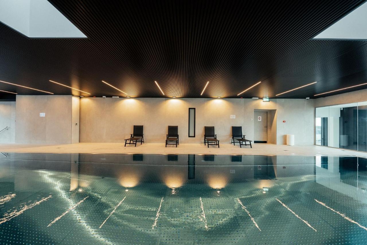 Luxury 1 Bedroom Apt W Spa, Fitness & Swimming Pool - Zenith Towers Apartment *